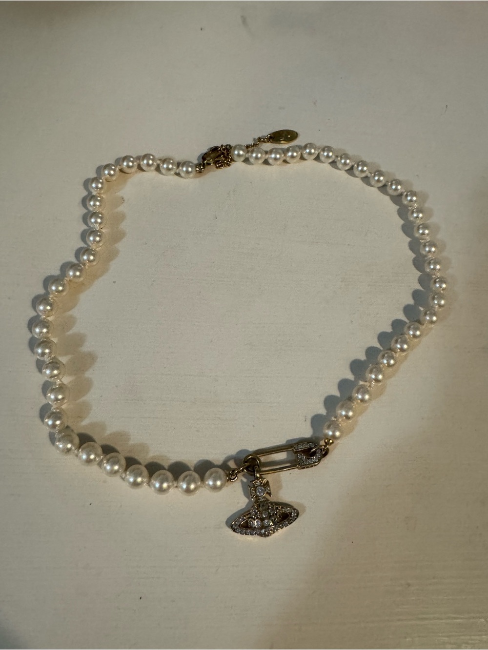 Authentic Vivienne Westwood  Pearl Choker Necklace with Orb Charm - White